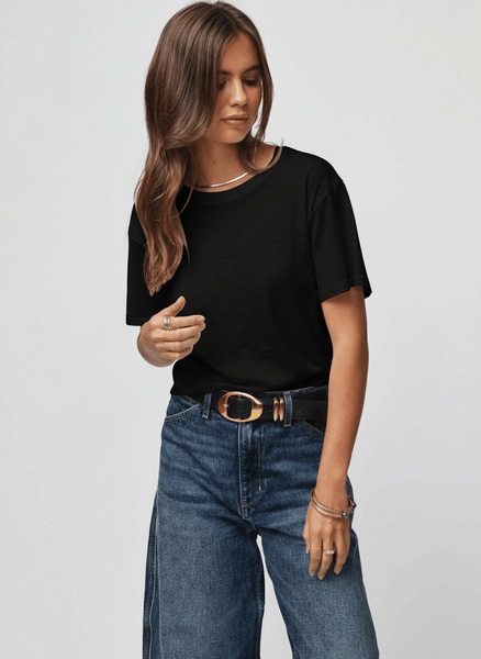 Change_only_the_t-shirt_color_to-0_10_54529ff8-3788-4b05-ace6-44567a50e3fc_600x600.png